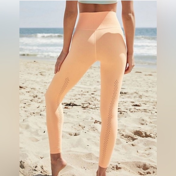 NWOT Free People Movement Good Karma Leggings - Picture 2 of 3